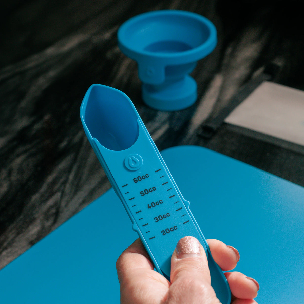 hydrapak-fuel-scoop-fuel-funnel-set-dosatore-e-imbuto-per-polveri-con-attacco-42 image 6