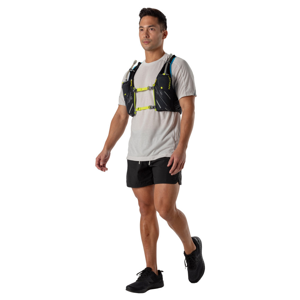 nathan-pinnacle-4l-gilet-da-gara-di-idratazione-con-tasche-kangaroo image 7