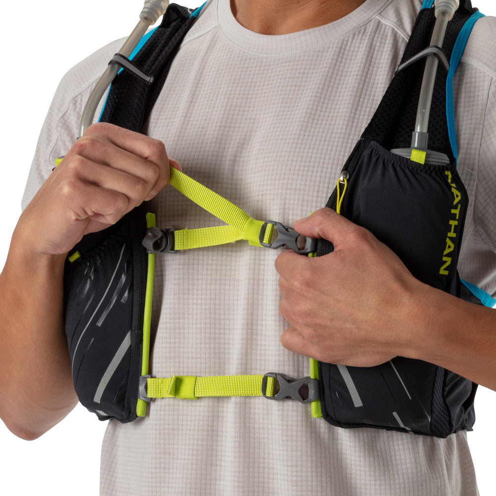 nathan-pinnacle-4l-gilet-da-gara-di-idratazione-con-tasche-kangaroo image 8